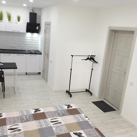 Small Underground Apartment At The Center Kherson Exterior photo